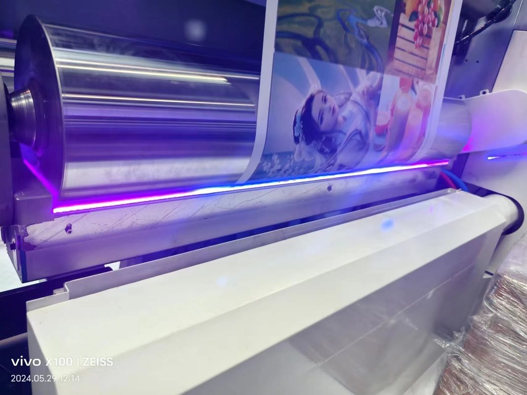 آلة الطباعة UV Servo Flexo 1350mm كؤوس ورقية للوحة إلى لفة طابعة بطاقة جديدة